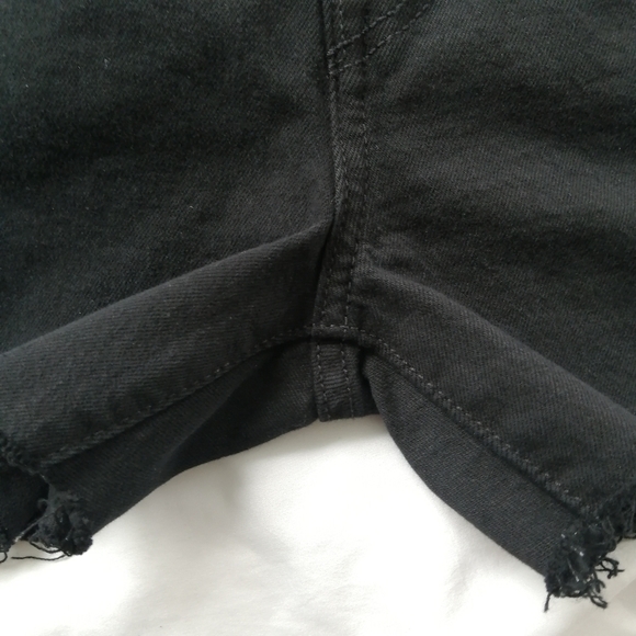 Levi's Wedgie Straight Premium Cut Off Denim Jean Shorts in Black Sprout 24 - Picture 10 of 14